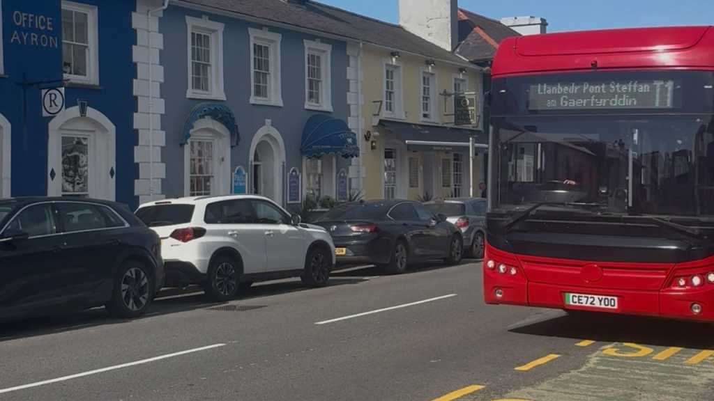 Aberaeron bus
